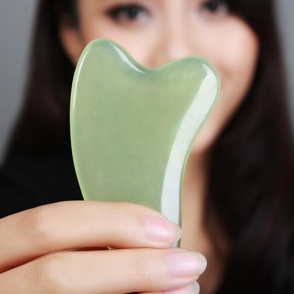 How to Tighten Your Loose Skin on Face and Neck with Jade Stone Lifting